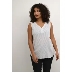 Sleeveless top for women KAFFE Curve KCAbby image-2