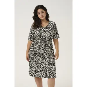 Women's dress KAFFE Curve Herdis image-1
