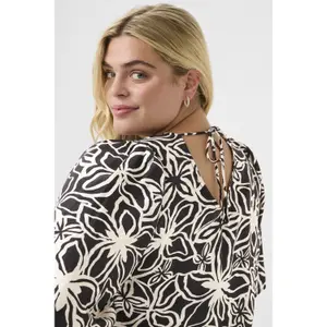 Women's flared blouse KAFFE Curve Haliah image-5