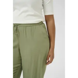 Pantaloni capri da donna KAFFE Curve Mille image-5