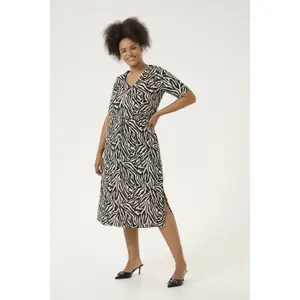 Women's dress KAFFE Curve Ivena image-1