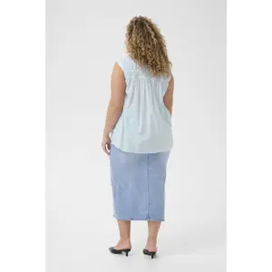Sleeveless blouse for women KAFFE Curve Thia image-4