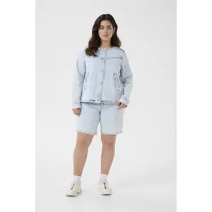Jeansshorts för kvinnor KAFFE Curve KCmaia image-2