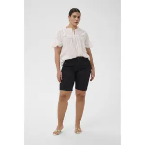 Women's shorts KAFFE Curve Leana image-2
