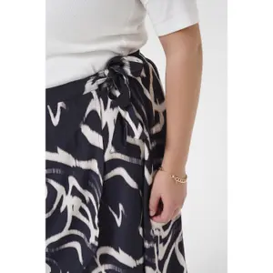 Women's skirt KAFFE Curve Maren image-5