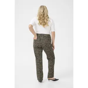 Women's straight jeans KAFFE Curve Leonoma image-5