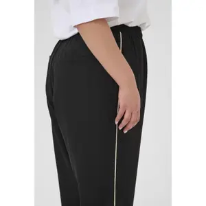 Pantaloni da donna KAFFE Curve Tenna image-5