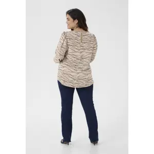 Women's blouse KAFFE Curve Nika Round Neck image-4