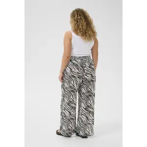 Women's Trousers KAFFE Curve Caisy image-4