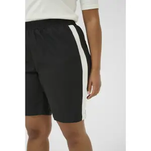 Women's shorts KAFFE Curve Venessa image-4