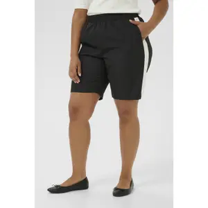 Women's shorts KAFFE Curve Venessa image-5