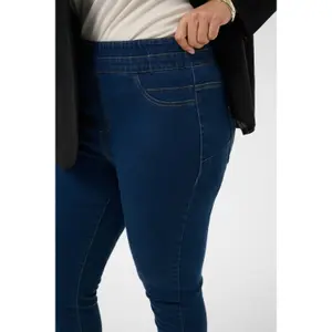 Slim jeans for women KAFFE Curve Vilana image-5