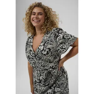 Wrap dress for women KAFFE Curve KCberry image-4
