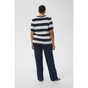 Γυναικείο πουκάμισο με ανοιχτό λαιμό KAFFE Curve Regitta Stripe image-5