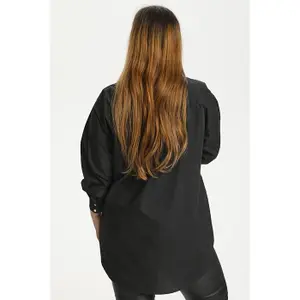 Woman's shirt KAFFE Curve Lone image-4