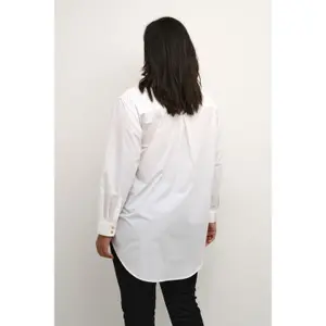 Woman's shirt KAFFE Curve Lone image-5