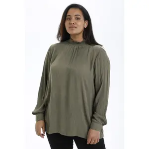 Blusa feminina KAFFE Curve Trudi image-1