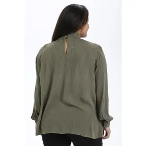 Blusa feminina KAFFE Curve Trudi image-4