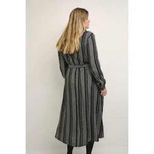 Robe chemise femme KAFFE Curve Olivia image-4