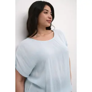 Blusa feminina KAFFE Curve Ami Stanley image-5
