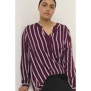 Blusa feminina KAFFE Curve Sida image-5