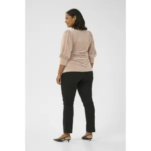 Blusa feminina KAFFE Curve Cacanna image-4