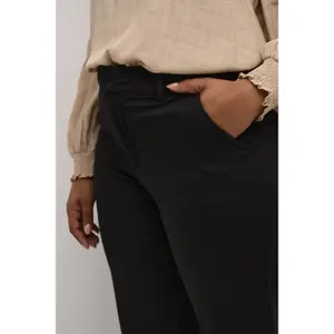 Women's flared chinos KAFFE Curve Leana image-5