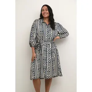 Women's printed dress KAFFE Curve Fia Shantoon image-2