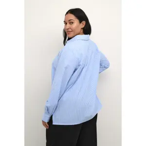 Woman's shirt KAFFE Curve Debra image-6