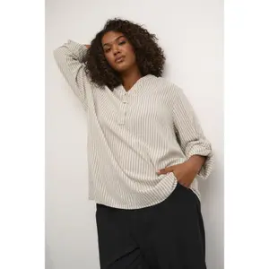 Blusa feminina KAFFE Curve Mille image-3