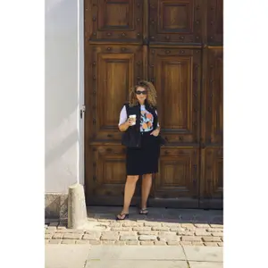 Damska kurtka bez rękawów KAFFE Curve Anja image-4