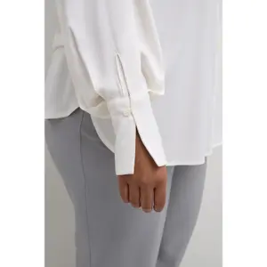 Women's blouse KAFFE Curve Leanna image-6