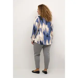 Blusa feminina KAFFE Curve Bella image-2
