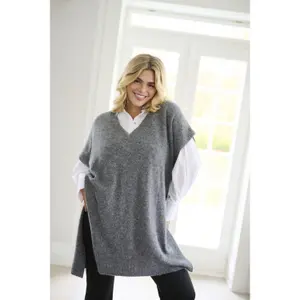 Wool poncho for women KAFFE Curve Annett image-1