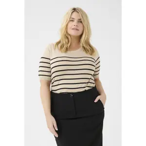 T-shirt às riscas para mulher KAFFE Curve Lizzy image-1