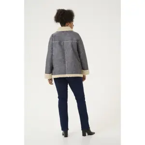 Women's fleece KAFFE Curve Shirla image-6