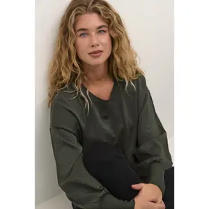 Sweter damski z okrągłym dekoltem KAFFE Regina image-5