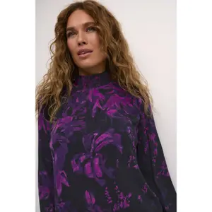Blusa estampada feminina KAFFE Amber image-5