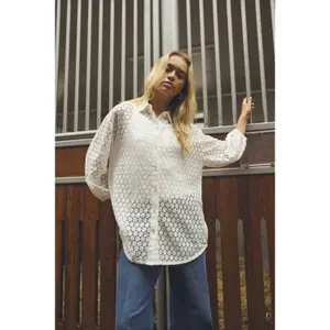 Camisa de renda feminina KAFFE Loren image-4