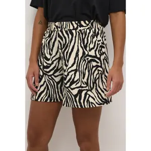 Shorts für Damen KAFFE Sasha image-5