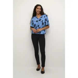 Blusa feminina KAFFE Ariana image-1