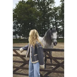 Chaqueta KAFFE Shirley image-6