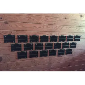 Wall-mounted pig scraper Kamer image-2