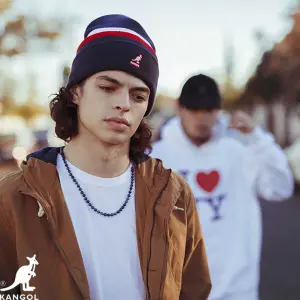 Hatt med dubbelt band Kangol image-1