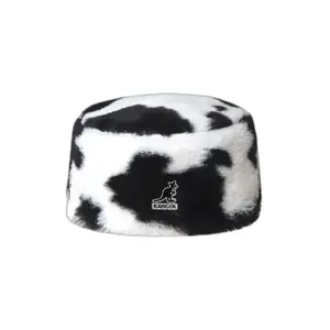 Nepjes in nepbont Kangol Topper image-0