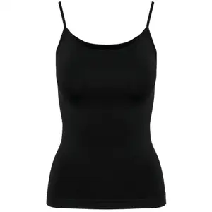 Nahtloses, umweltfreundliches Tanktop mit dünnen Trägern, Frau Kariban image-0