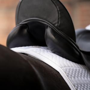 Zadeldek met imitatiebont voor paarden Kavalkade image-3