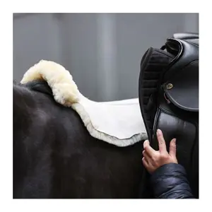 Protector de silla de montar de piel de oveja para caballos Kavalkade Pure image-2