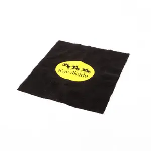 0672010000200-poliertuch-zum-reinigen-von-schuhen-kavalkade-schwarz-25x25-cm