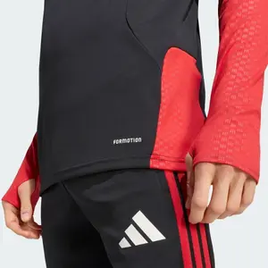 Manchester United training top 2026/27 image-5